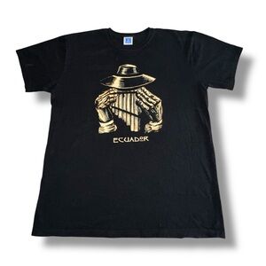 Men’s Equinoccio Ecuador Pipe Player T-Shirt